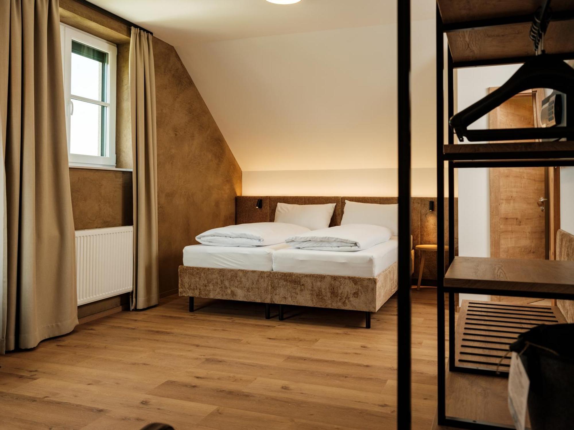 Hotel Neustifter Poysdorf Exteriör bild